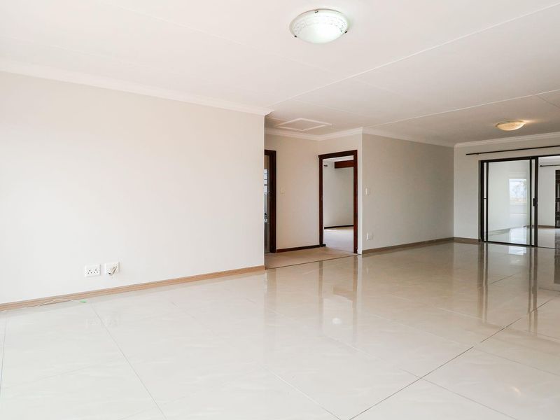 Townhouse Pride - Photo 9