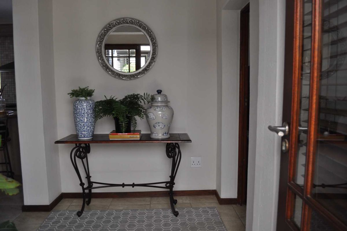 DIRECTORS HOME FOR SALE - Photo 4