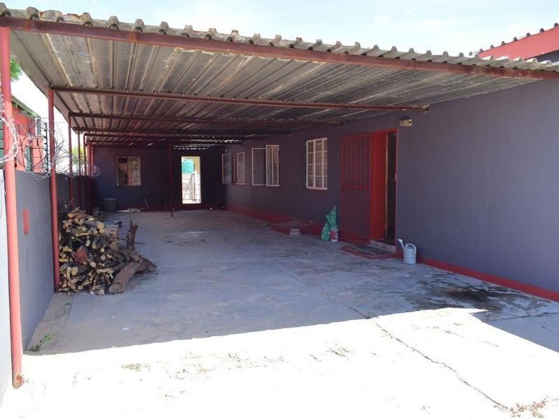 5 BEDROOM FOR SALE - ONGWEDIVA - Photo 4