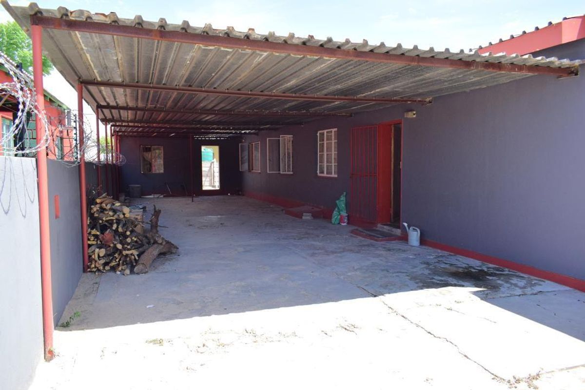 5 BEDROOM FOR SALE - ONGWEDIVA - Photo 4