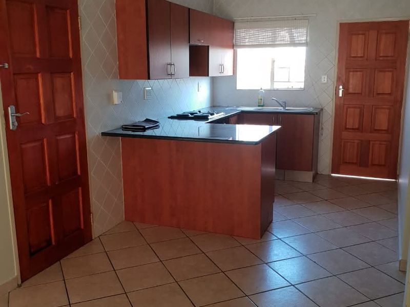 Charming 2-Bedroom Townhouse for Sale in Amberfield Ridge Estate!!! - Photo 2