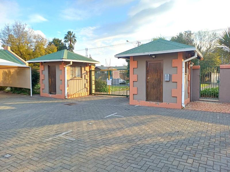Cosy, Lock-up-and-Go ground floor unit with pre-paid utilities - Photo 10