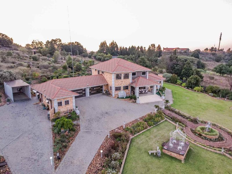 5 Bedroom House for Sale in Blue Saddle Ranches. - Photo 1