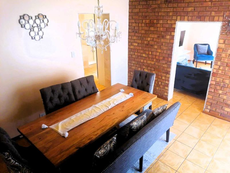 Charming 3-Bedroom Home in a Wonderful Neighborhood - Photo 7