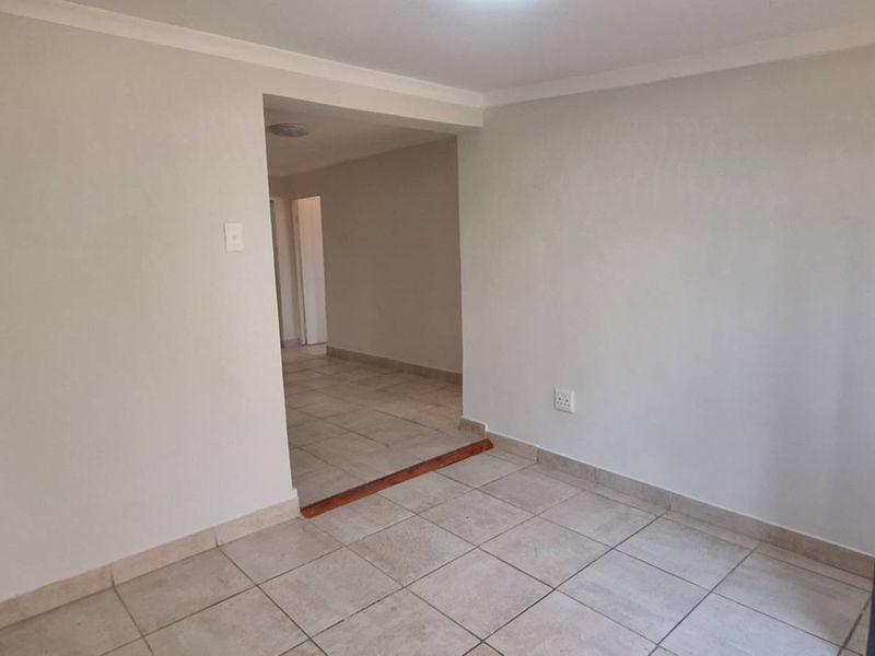 2 Bed Garden Flatlet including water - Crestview - Photo 10