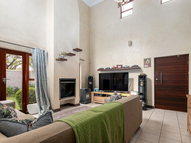 3 Bedroom House for Sale in Dainfern - Photo 10