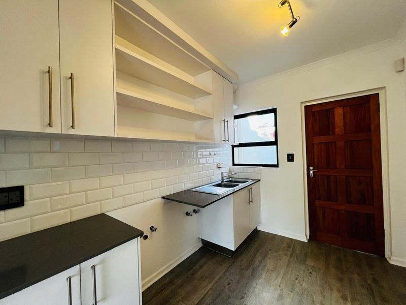 Modern 3 Bedroom House To Let - Photo 5