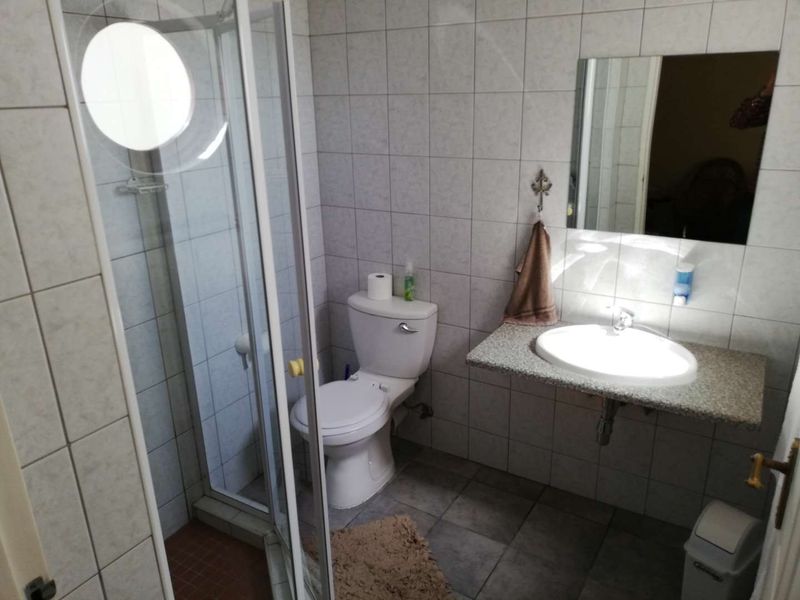 Prime Location Panoramic Lagoon view perfect for a Guest House! - Photo 9