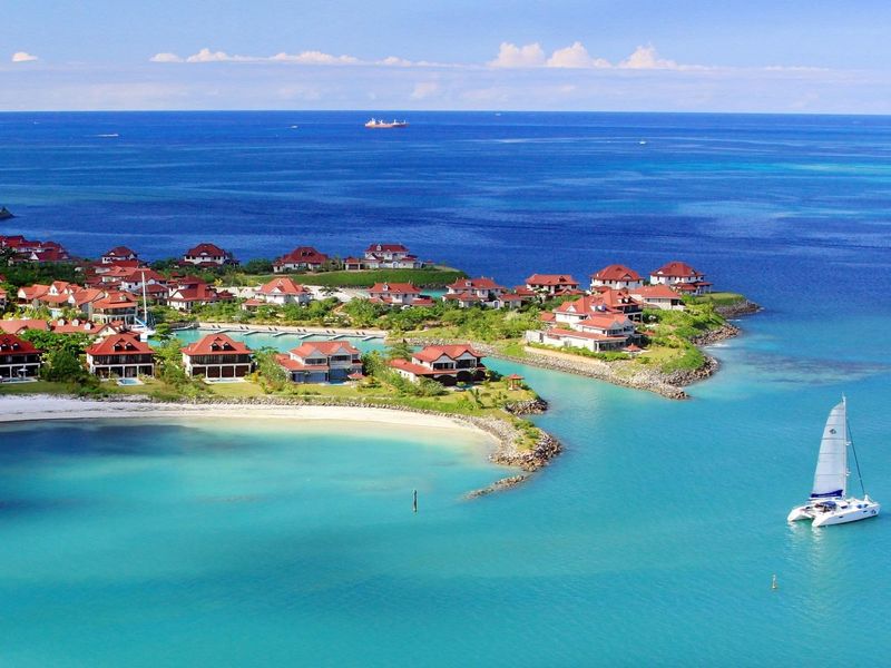 EXCEPTIONAL EDEN ISLAND OCEAN FRONT VILLA - Photo 7