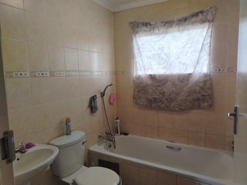 Discover Comfort: Rent This Charming 2BR Now! - Photo 6