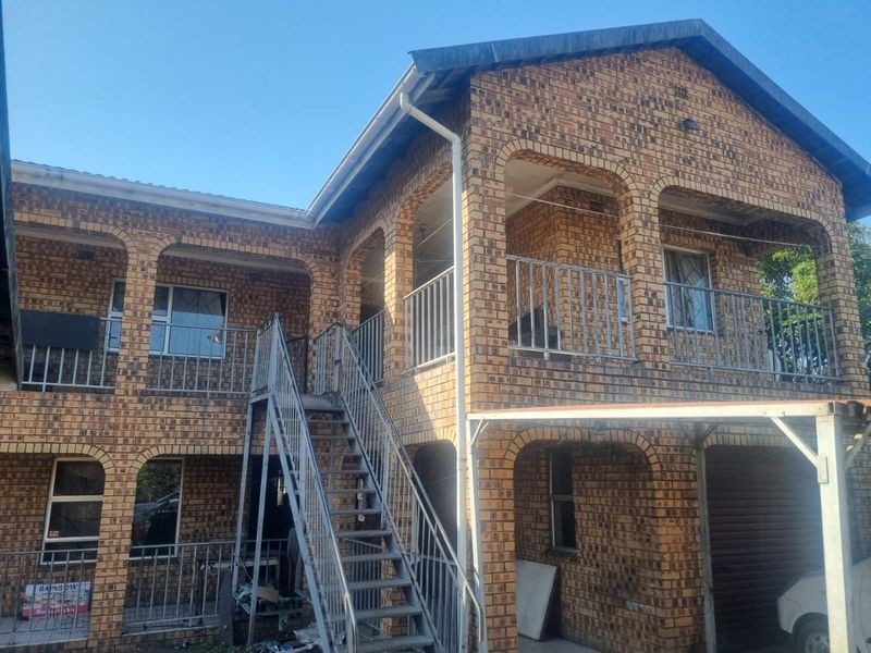 Discover a versatile 1302M2 Property. - Photo 2