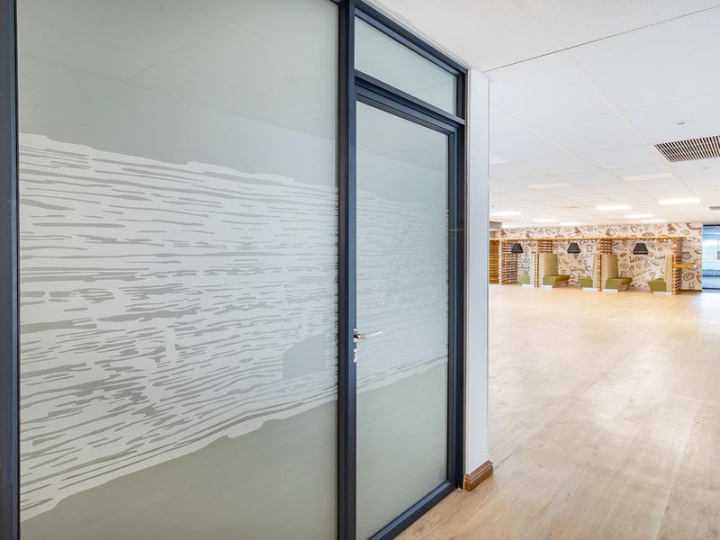AAA-Grade 4-Star Green Star Office Space To Let - Photo 9