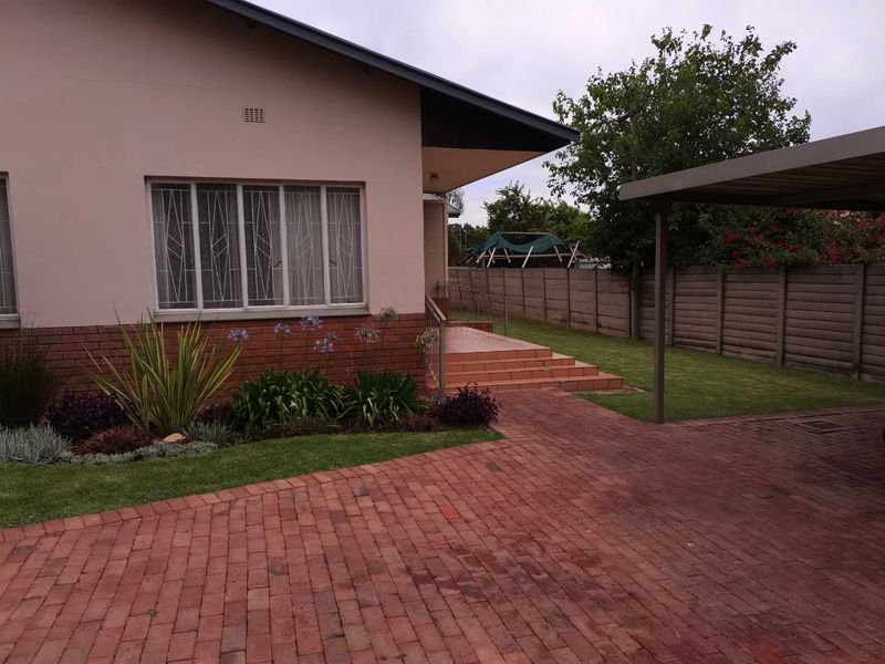 3 Bed House to rent - Photo 3