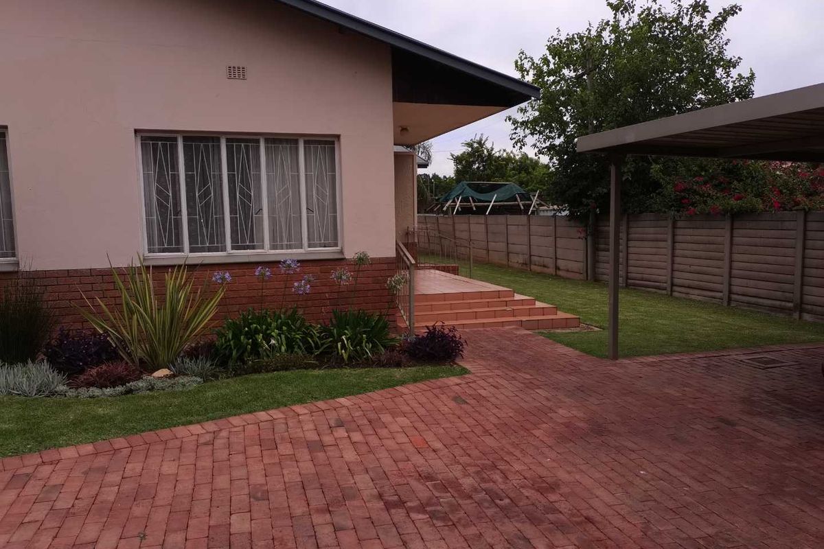 3 Bed House to rent - Photo 3