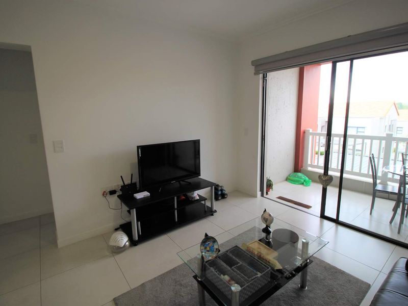 2 Bedroom First Floor Apartment in The River Club - Photo 9