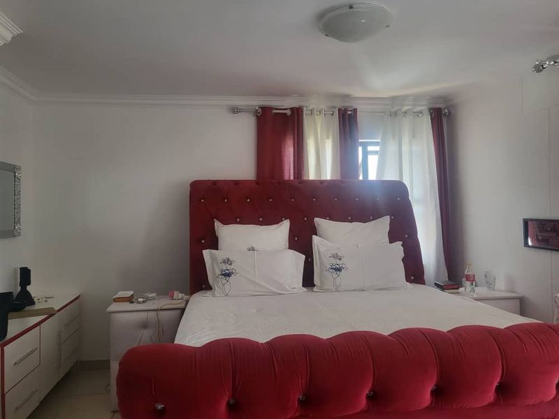 DOUBLE-STOREY HOUSE FOR RENT IN CIMBEBASIA - Photo 4