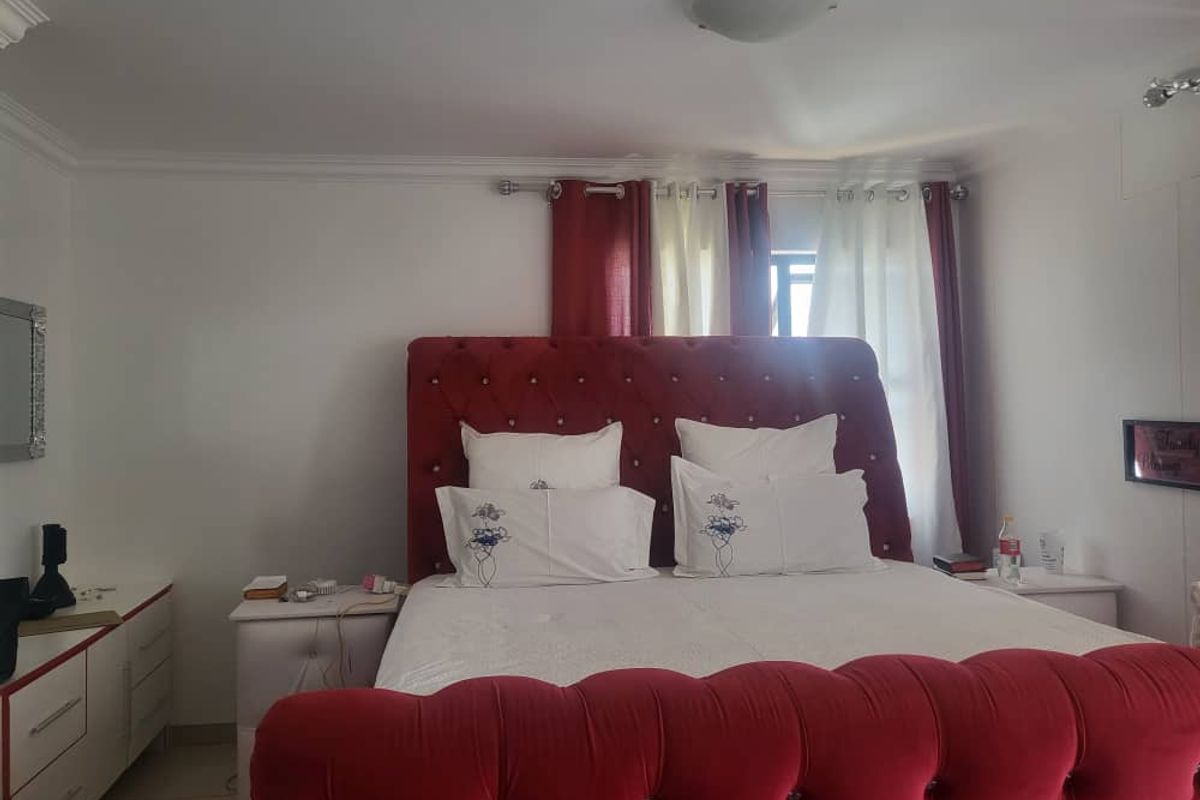 DOUBLE-STOREY HOUSE FOR RENT IN CIMBEBASIA - Photo 4