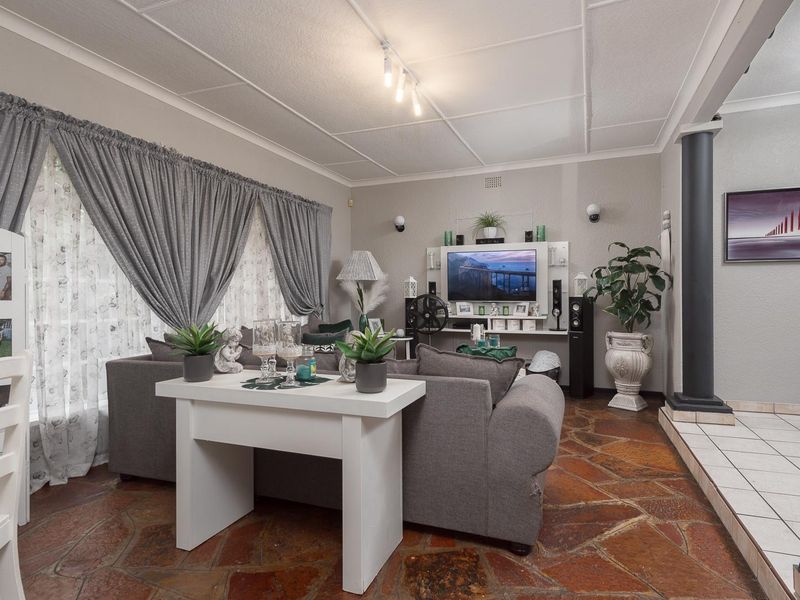 Prime Multi-Dwelling Estate: Invest & Earn! - Photo 9