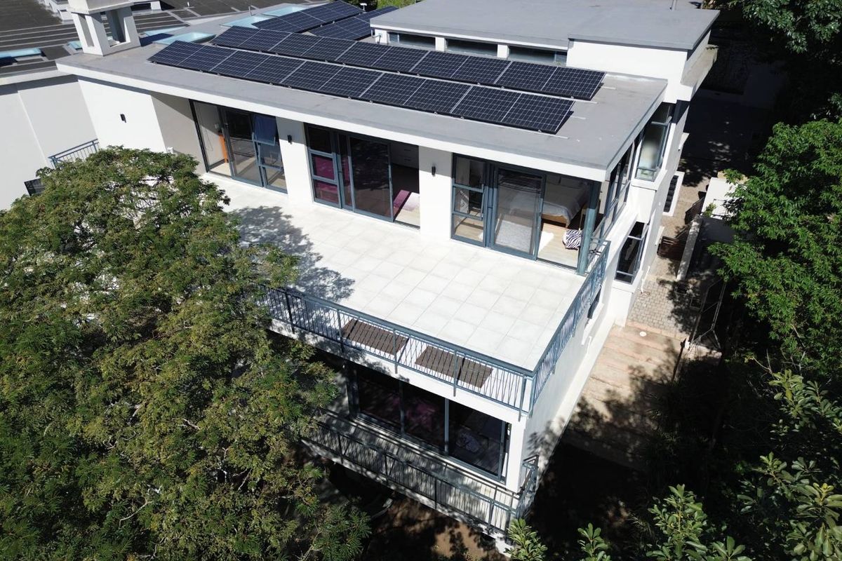 Luxury Statement Home for Sale in Central Kloof – Upper Highway - Photo 4