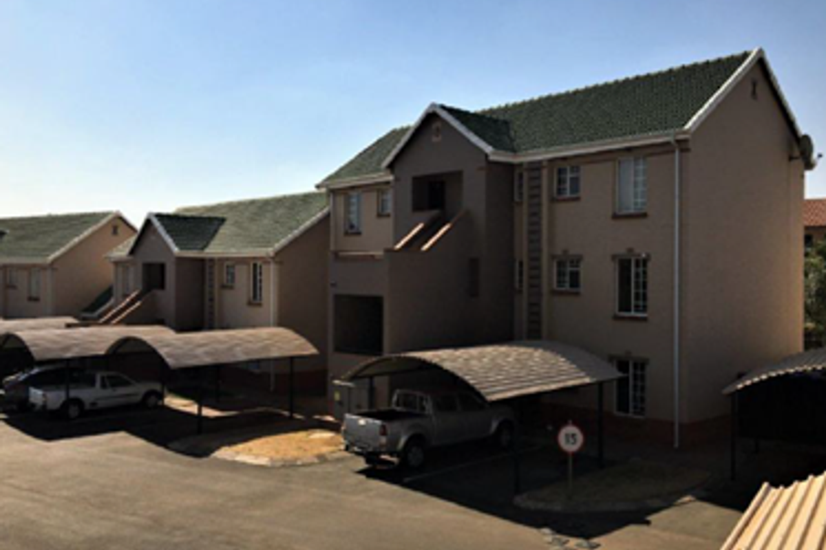 FOR SALE — Modern Comfort & Convenience in Villa Victoria, Brentwood Park - Photo 2