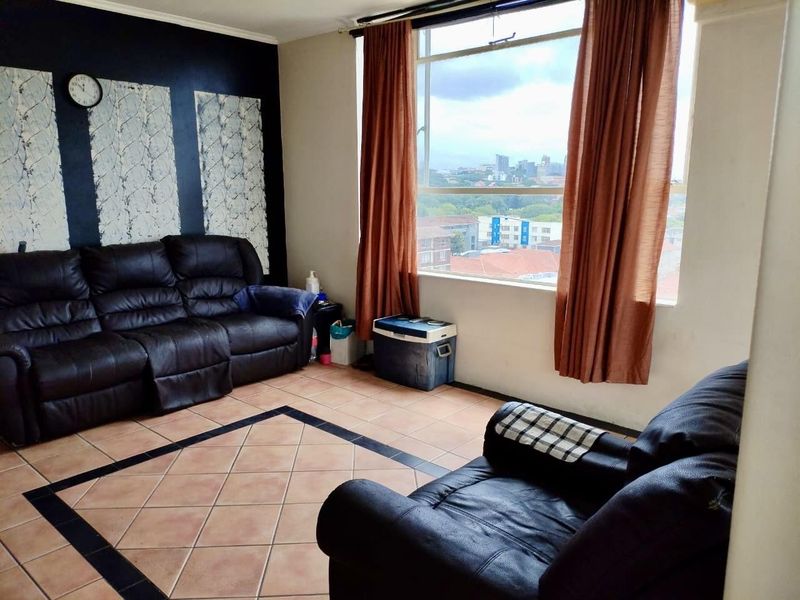 Penthouse with Massive Balcony & Spectacular 270° Views – Glenwood Gem! - Photo 4