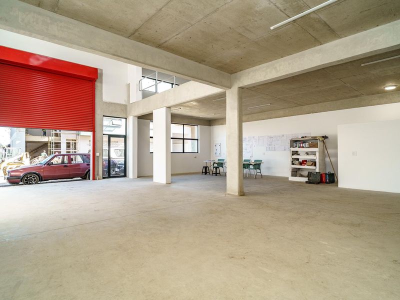 Own a new-build ±285 m2 mini-factory with on-grade roller access, 63A 3-phase, individual metering, 24/7 security and 3 on-site bays. Target occupation Oct 2025 - Photo 5