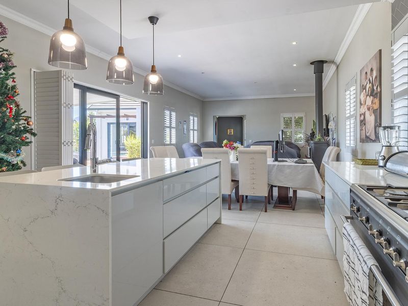 BEAUTIFUL Family home situated in Sitari Country Estate For Sale - Photo 3