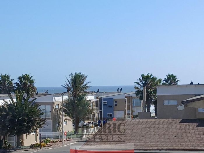 Property #2394030, House For Sale in Waterfront