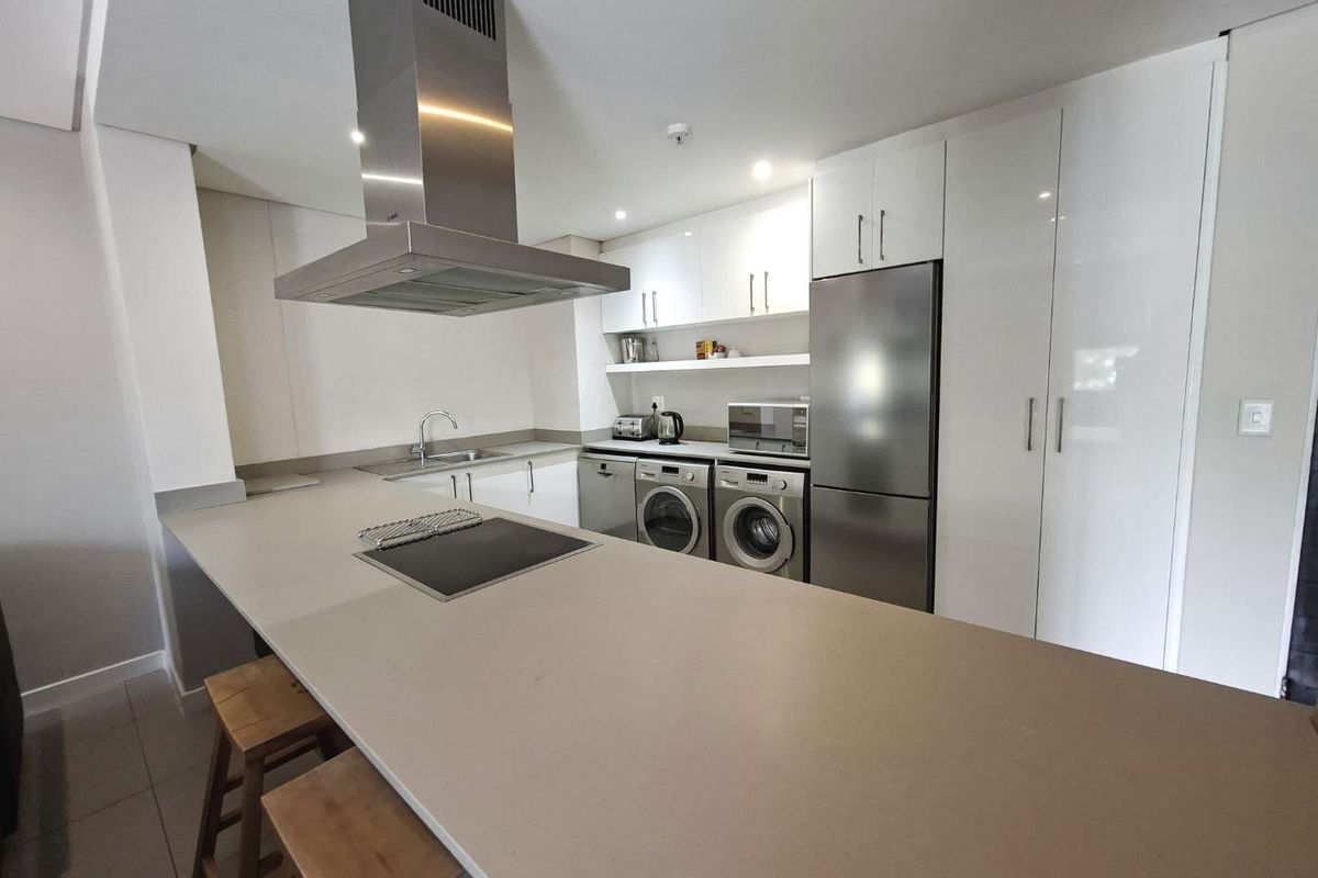 Fully Furnished 2 bed, 2 bath, 2nd floor apartment available in Parkmore - Photo 4