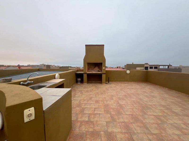 **Charming Double-Story Home with Scenic Views in Long Beach** - Photo 8