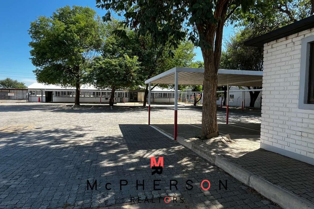 Huge Commercial Property For Sale - Photo 2