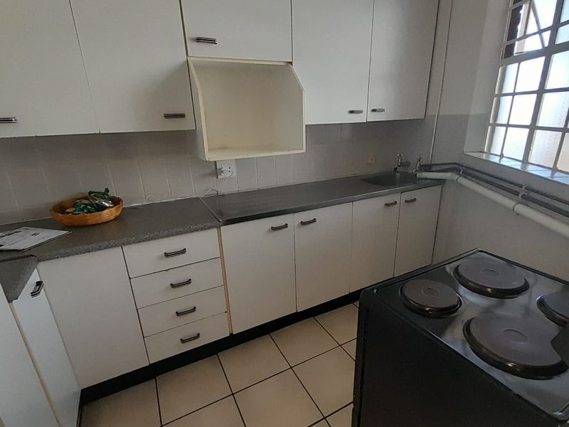 First Floor Apartment - Photo 7