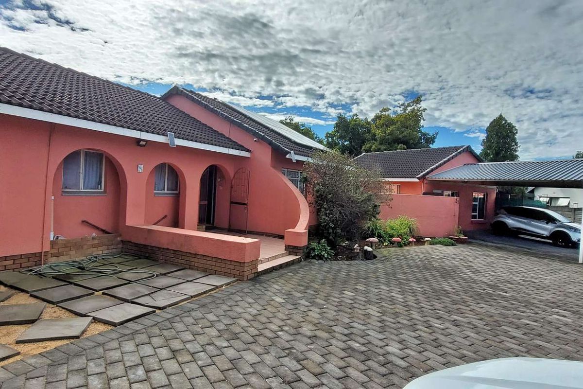 Spacious 3-Bedroom Family Home with Flatlet on Spacious Stand - Photo 2