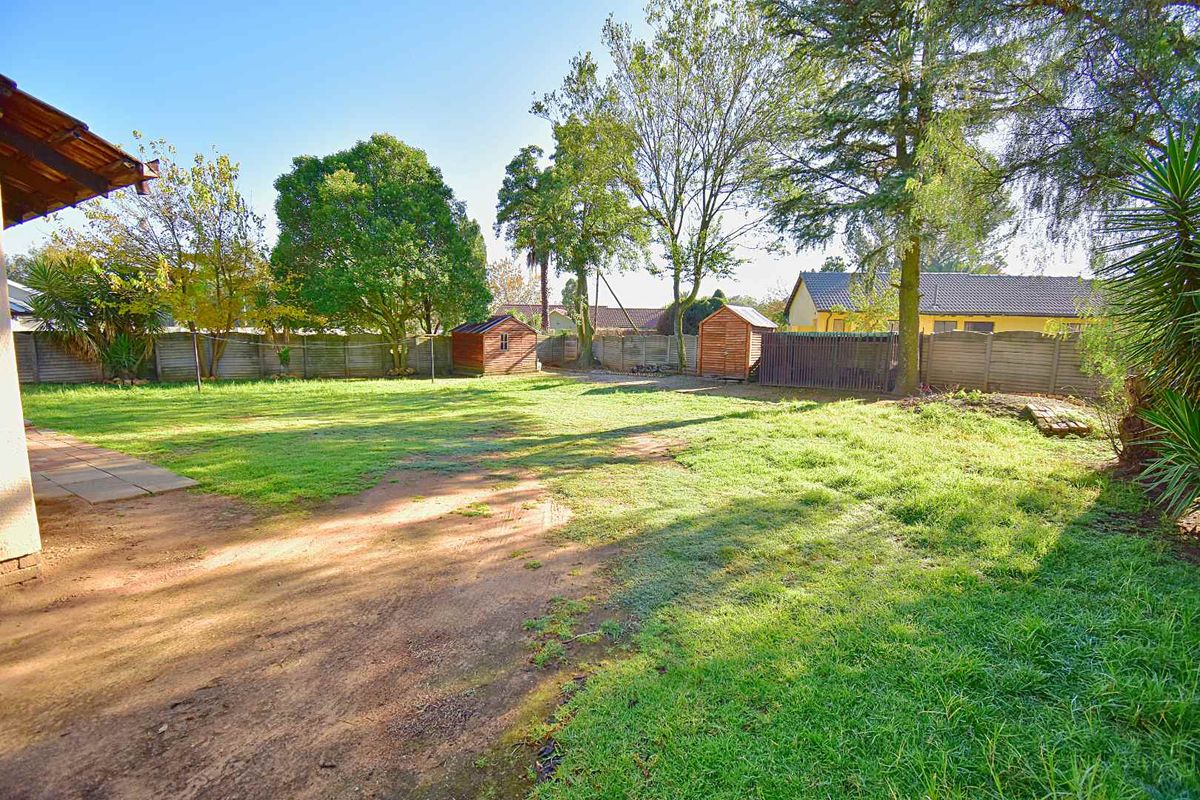 Starter Home on a Large Stand - Photo 2