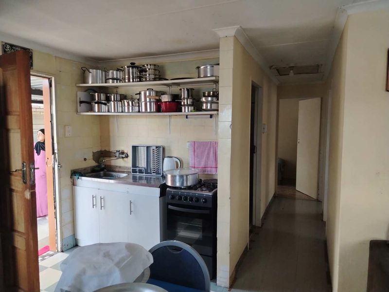 Charming Home for First-Time Buyers - Stylish and Cozy! - Photo 4