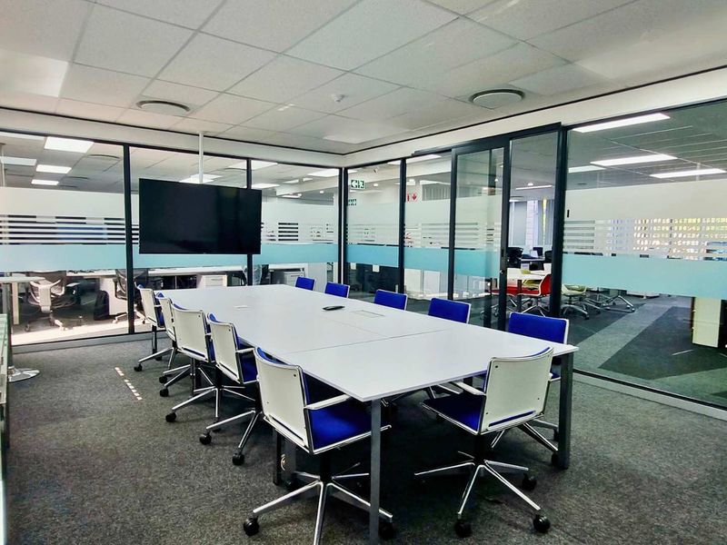 709m2 AAA office in Umhlanga Ridge with generator, lift access, secure entry, and 34 bays. Available January 2026 - Photo 2