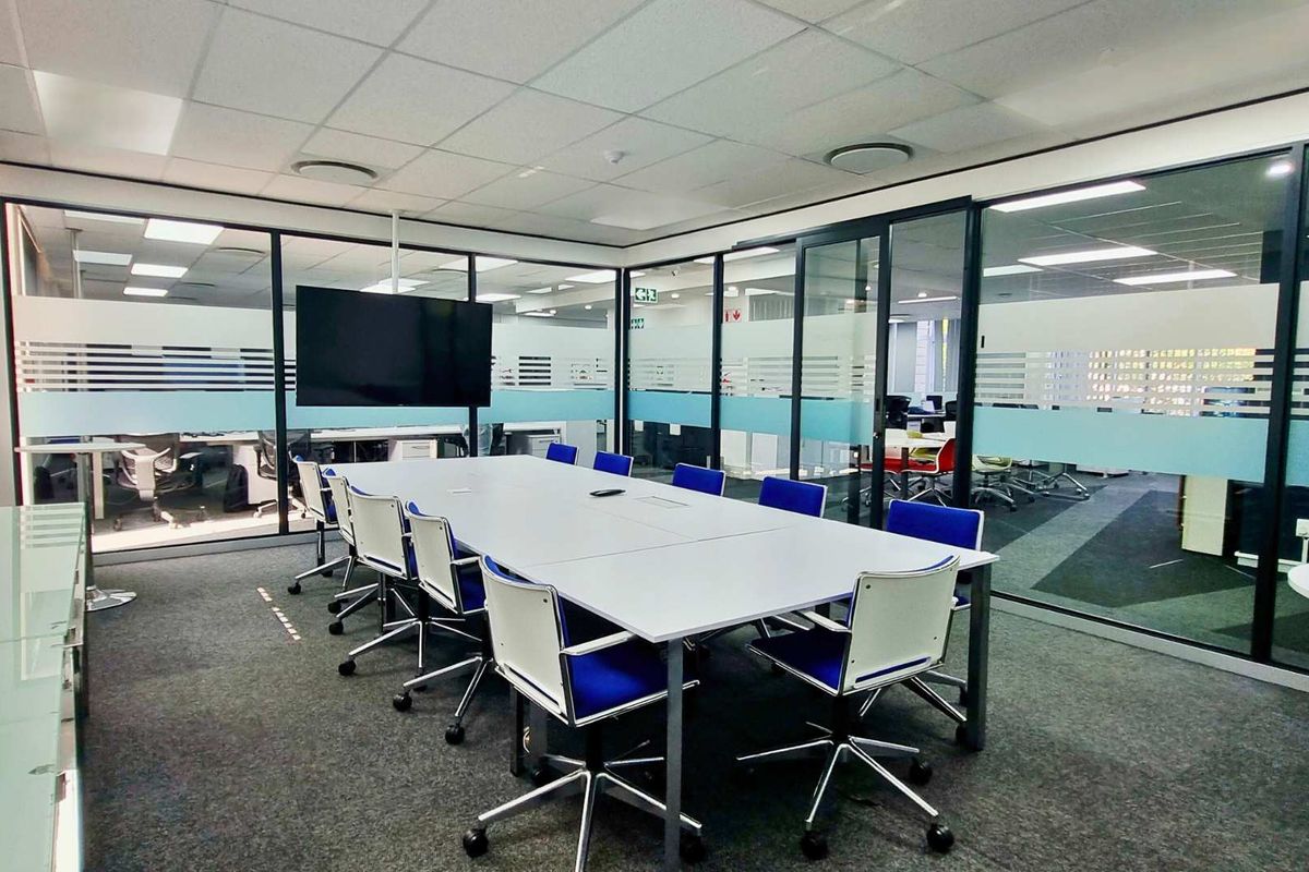 709m2 AAA office in Umhlanga Ridge with generator, lift access, secure entry, and 34 bays. Available January 2026 - Photo 2