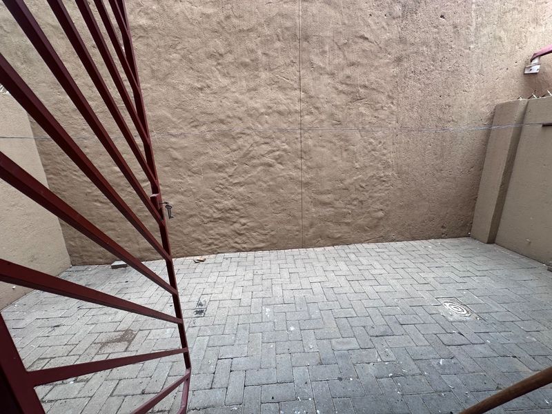 Townhouse For Sale Khomasdal Peneyambeko - Photo 4