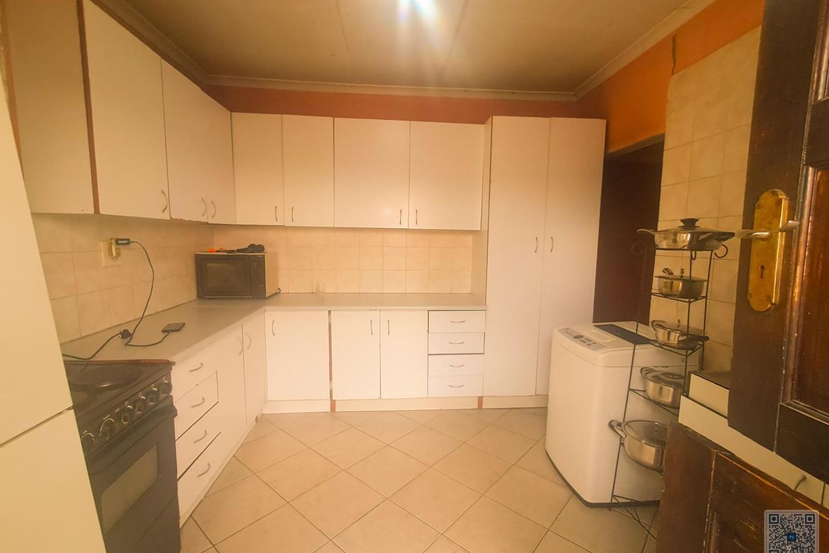 2 Bedroom House In Ivory Park Ext 2 - Photo 2