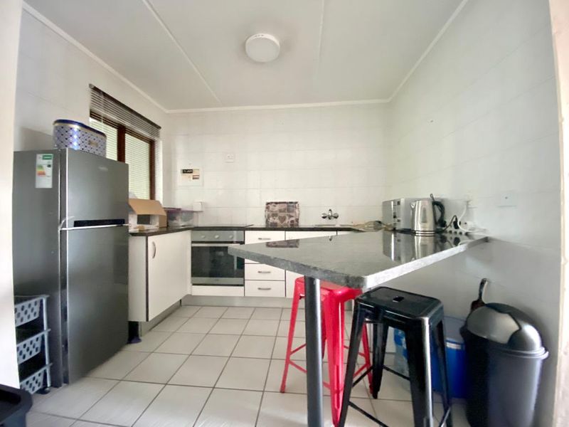 MODERN ONE BED APARTMENT IN MORNINGSIDE - Photo 6