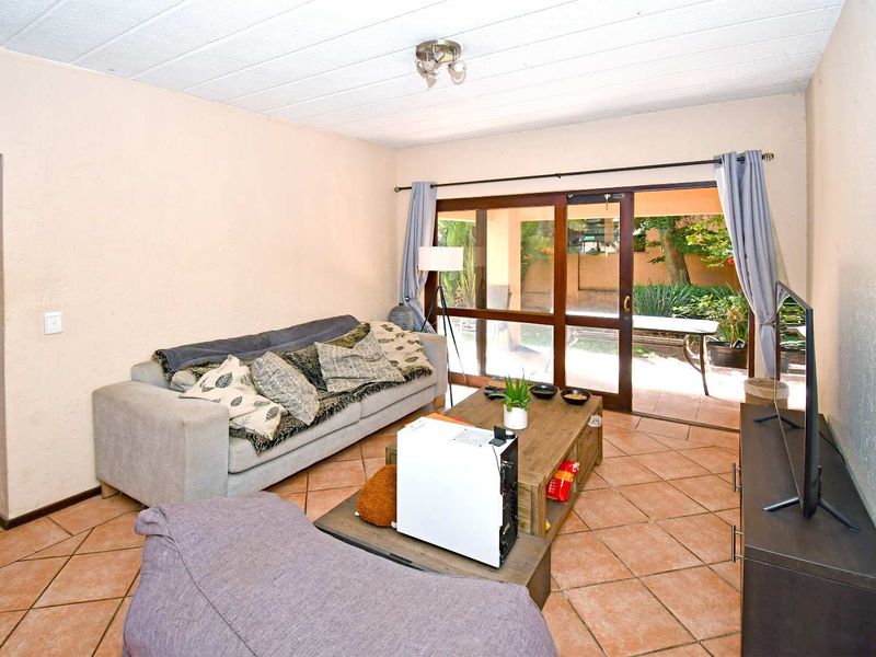 Charming 1-Bedroom Ground-Floor Garden Apartment in Chobe Sands, Douglasdale - Photo 4