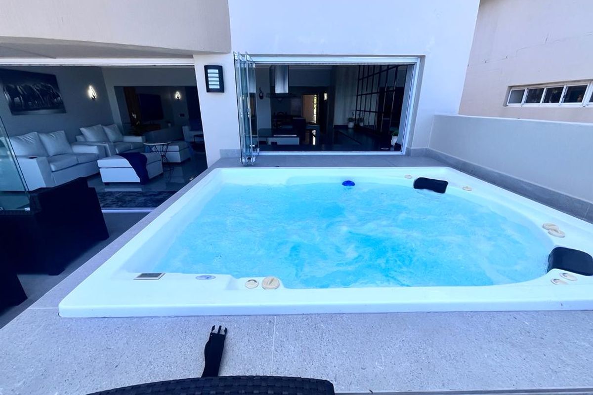 Where modern elegance meets ocean infinity – your Simbithi escape awaits. - Photo 2