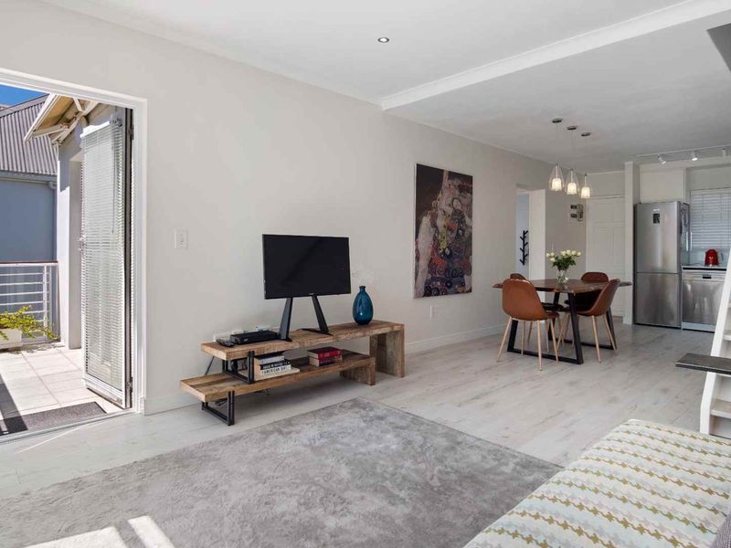 Modern Duplex apartment in Secure Hout Bay Estate - Photo 10