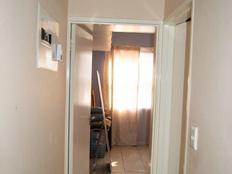 2 Bedroom Apartment / Flat for Sale in Ferndale in Acorn Ridge Complex with 24/7 security - Photo 9
