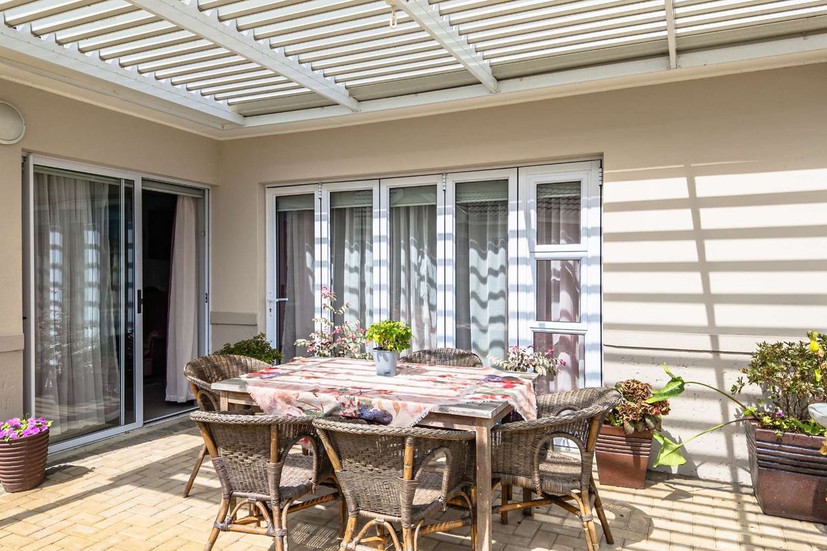 Full Title Retirement Living - Photo 4