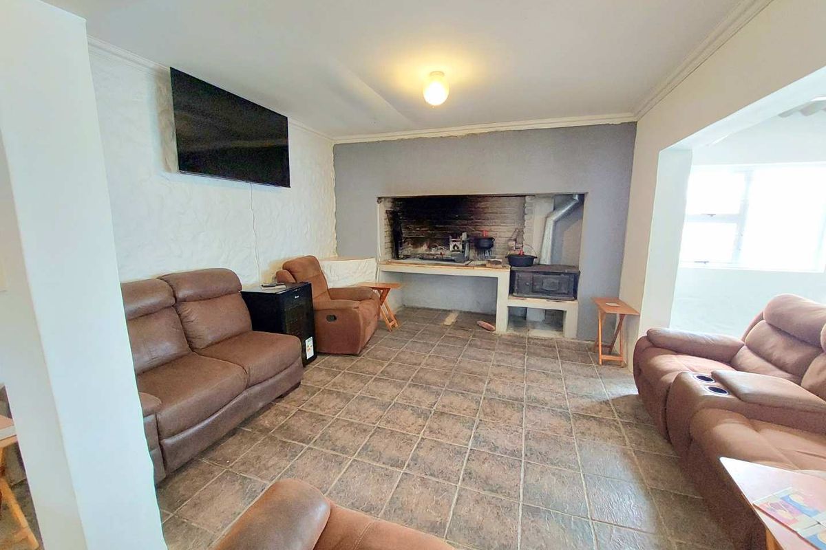 Rudi's Self-Catering House with Flat - Photo 4