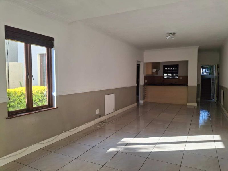 A LOVELY ONE BEDROOM GARDEN APARTMENT - Photo 4