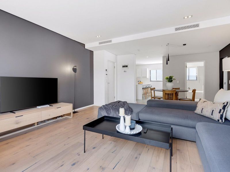 High-End Turnkey Airbnb Investment in One of Cape Town's Most Sought-After Neighbourhoods - Photo 6