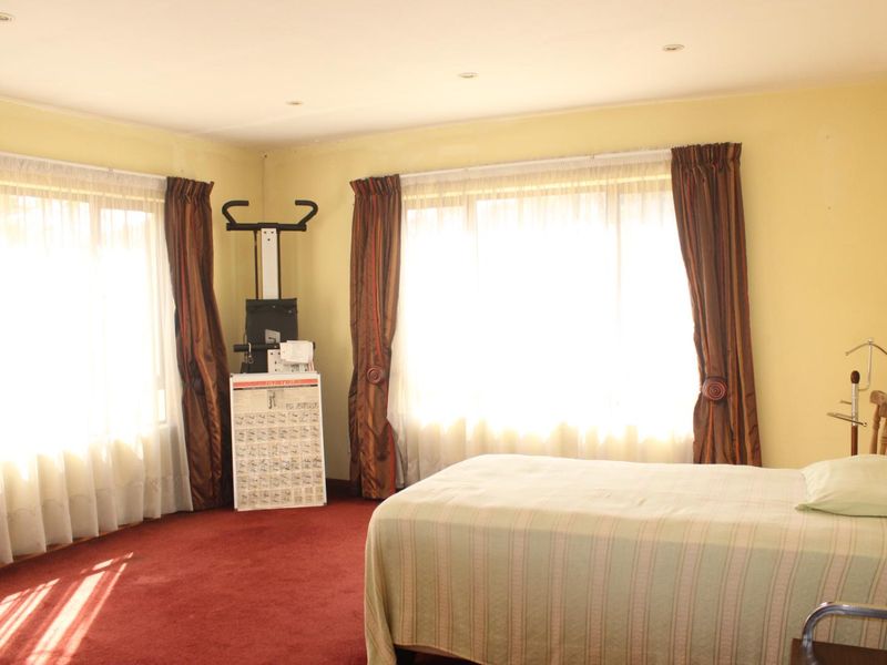 Beautiful home in good area - Photo 9