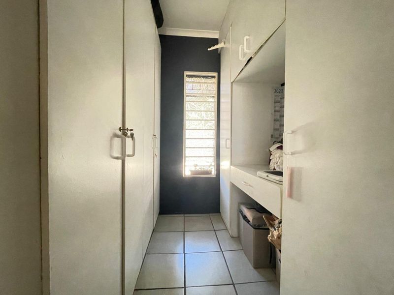 1 Bedroom Freestanding House - Including water, sewerage & refuse - Photo 9